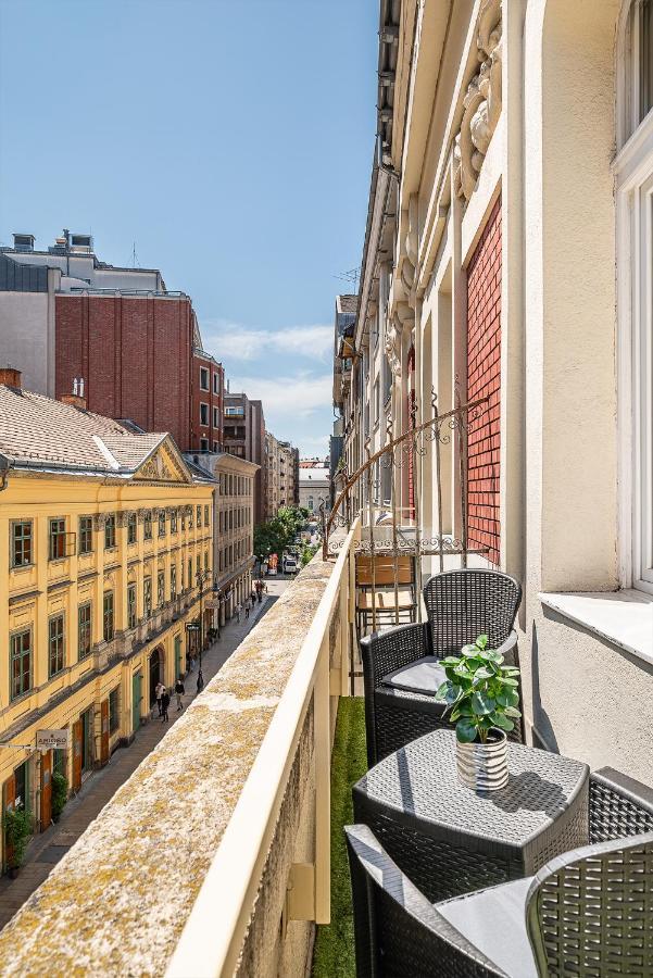 Luxury Apartment With Free Garage And Balcony In The Center Budapest Exterior photo